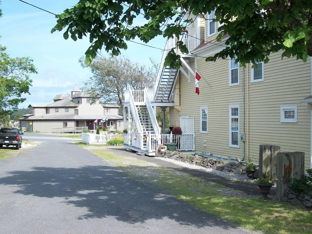 Louisbourg Harbour Inn Exterior photo