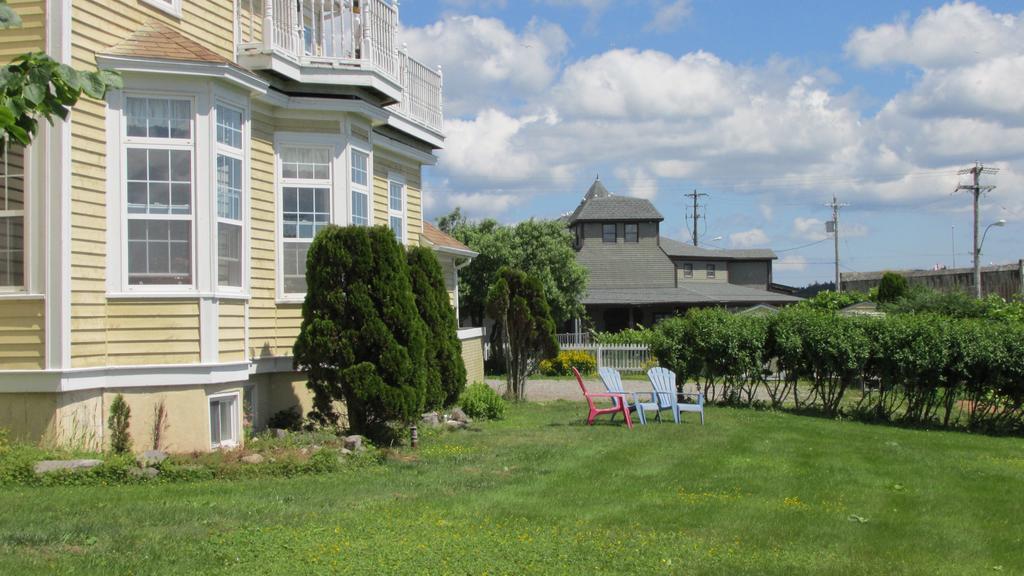 Louisbourg Harbour Inn Exterior photo