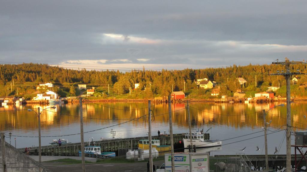 Louisbourg Harbour Inn Exterior photo