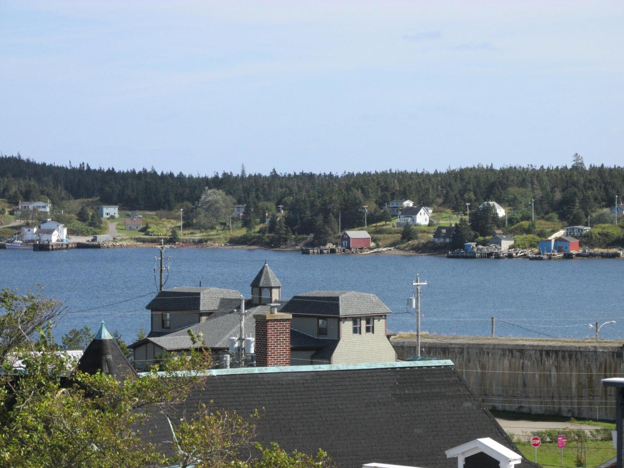 Louisbourg Harbour Inn Exterior photo