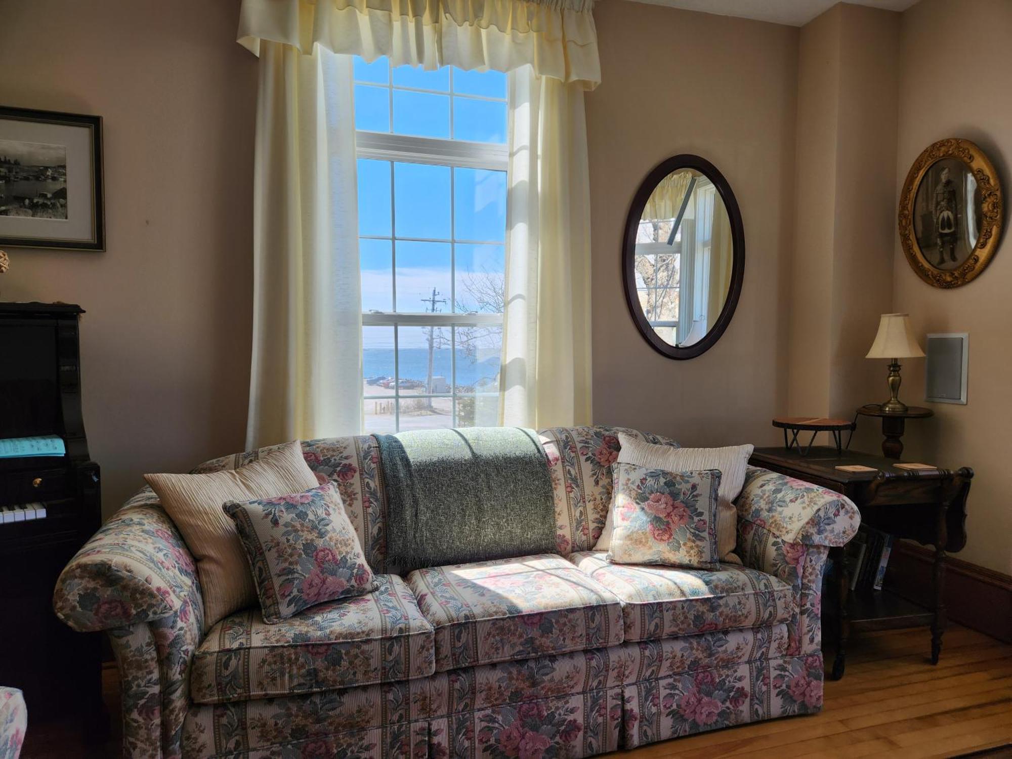 Louisbourg Harbour Inn Exterior photo
