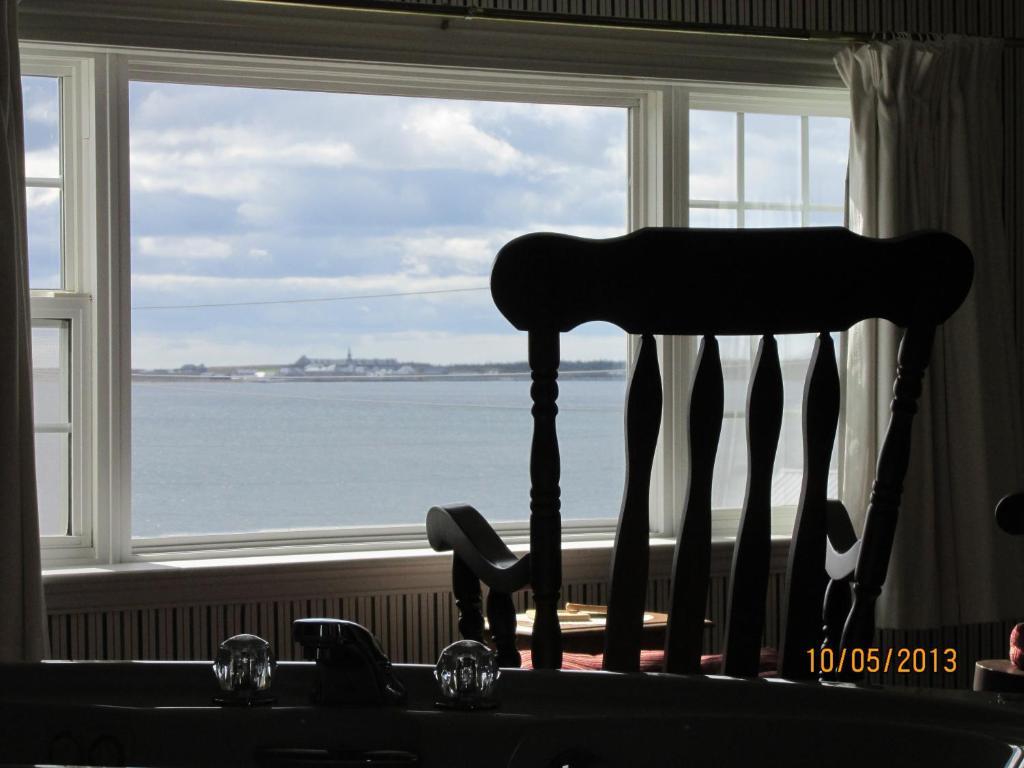 Louisbourg Harbour Inn Room photo
