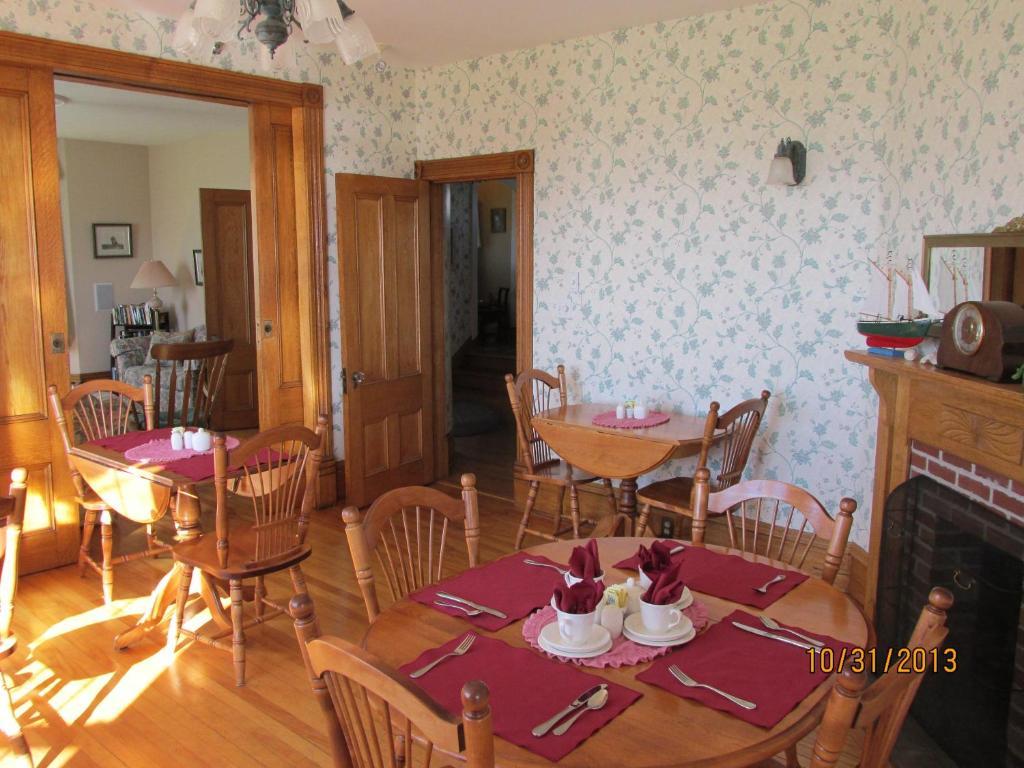 Louisbourg Harbour Inn Exterior photo