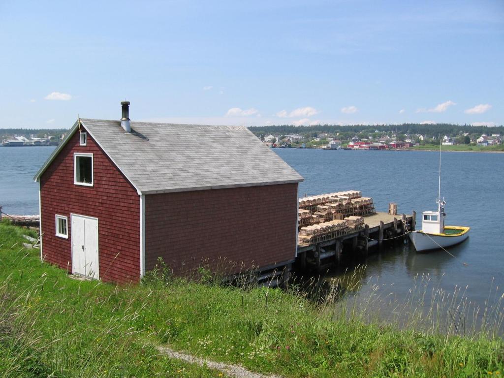Louisbourg Harbour Inn Exterior photo