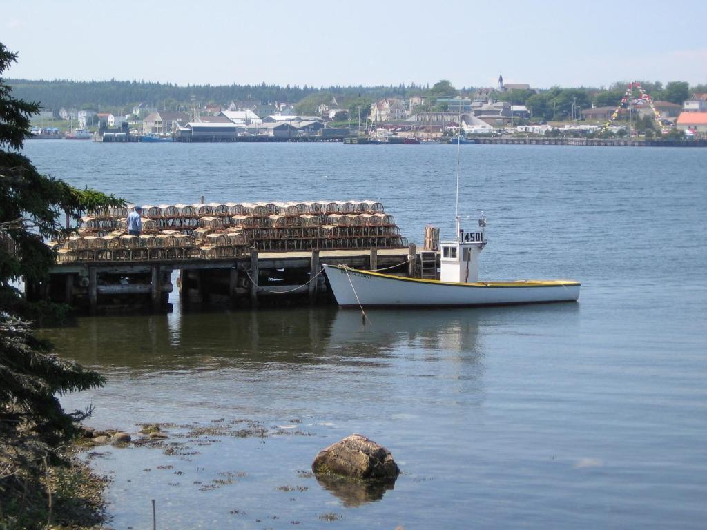 Louisbourg Harbour Inn Exterior photo