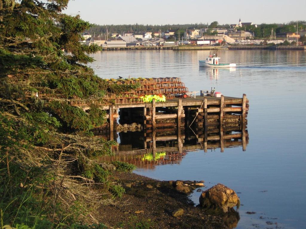 Louisbourg Harbour Inn Exterior photo
